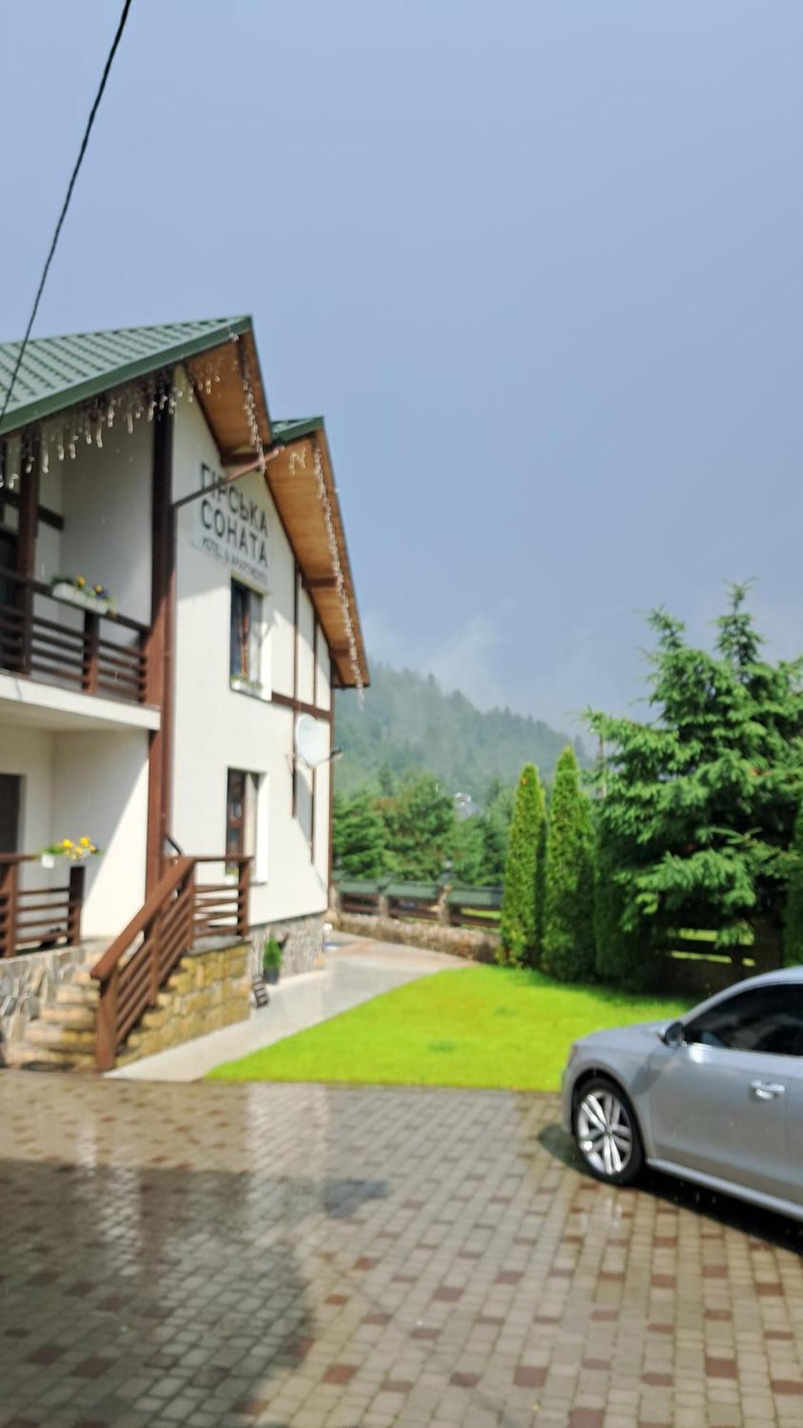 Girska Sonata Hotel & Apartments Mykulychyn Kamer foto